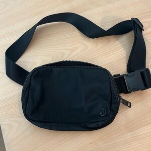 Black Lulu cross body pack